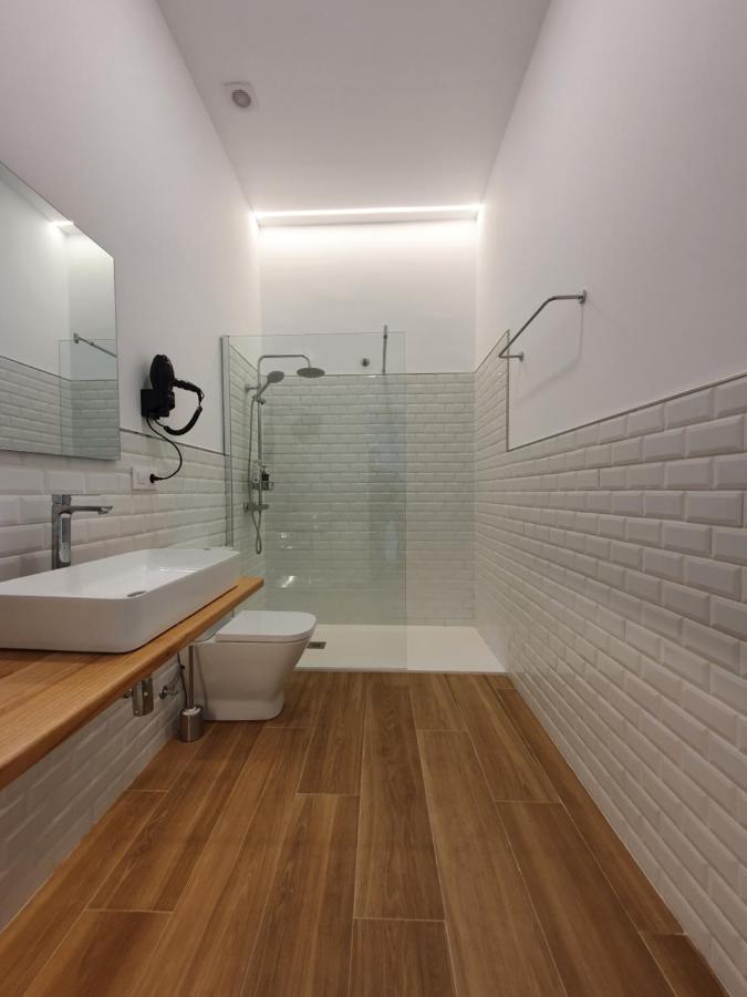 Redondela Apartments - Bedroom, Bathroom & Kitchen Exterior photo